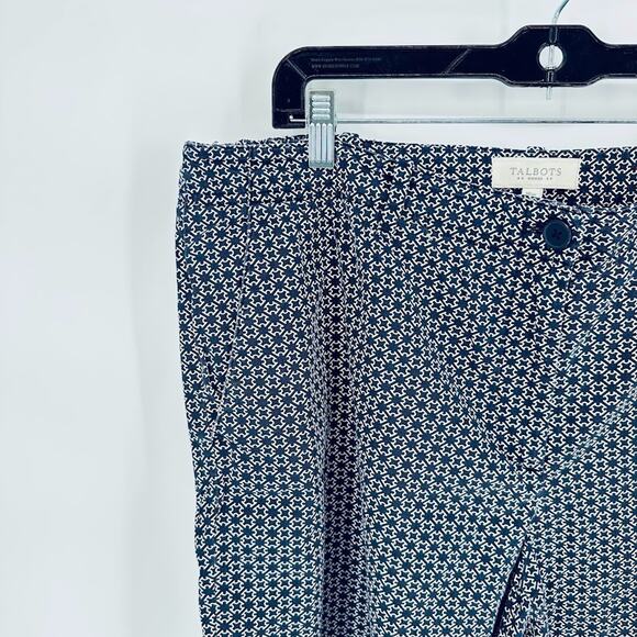 Talbots Woman Geometric Blue White Shorts Size 16W Stretch 10.5" Bermuda Casual - Picture 2 of 9